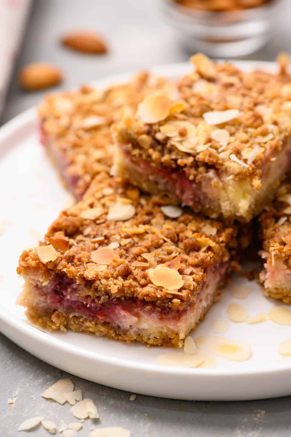 Delicious Raspberry Cheesecake Bars | The Recipe Critic