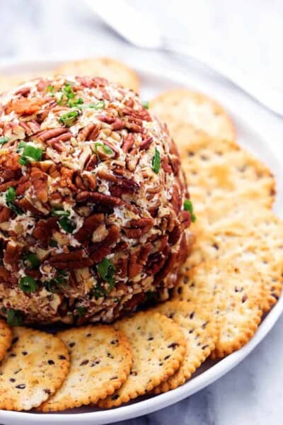 Bacon Ranch Cheese Ball | The Recipe Critic