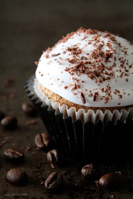 Cappuccino- und Schokoladen-Cupcakes sind das ultimative dekadente Dessert!