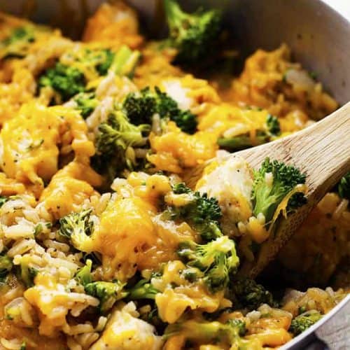 One Pan Cheesy Chicken with Broccoli and Rice | The Recipe Critic