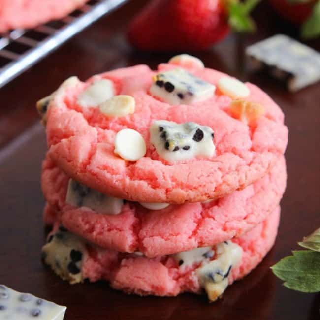 Strawberry Cookies 'n Cream Cookies | The Recipe Critic