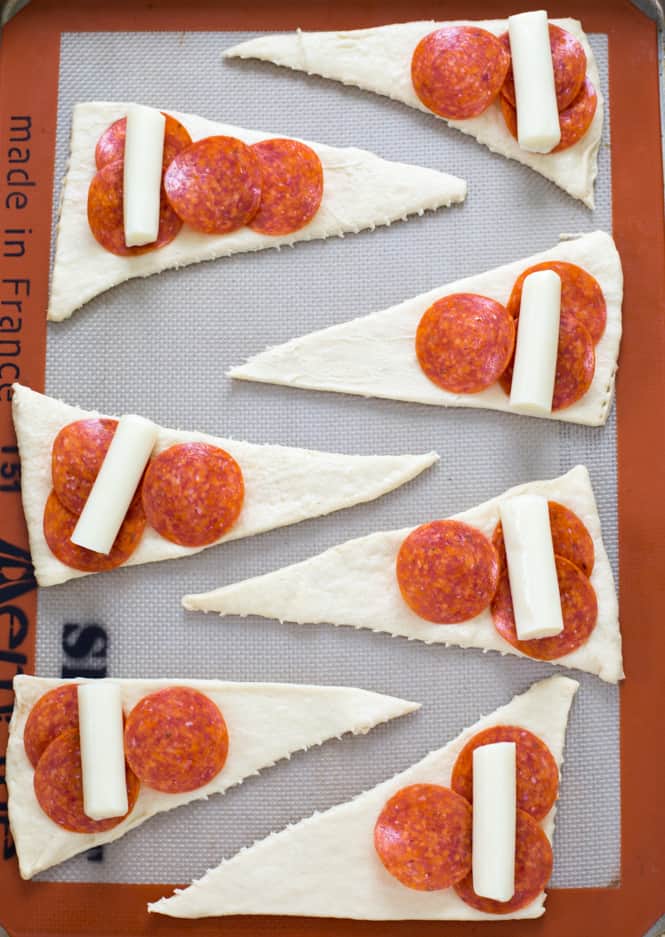 How to make pizza stuffed crescent rolls.