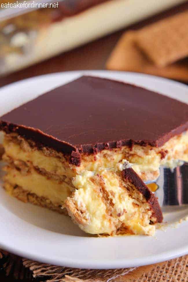 No-Bake Chocolate Eclair Dessert | The Recipe Critic