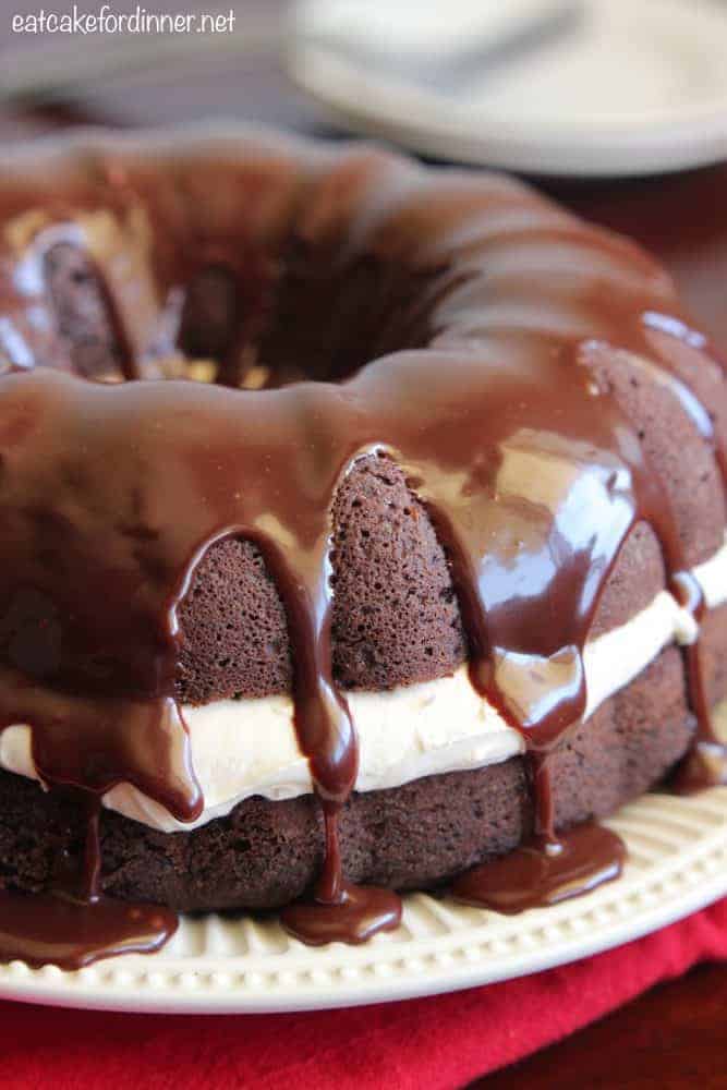 CHOCOLATE WHOOPIE PIE CAKE