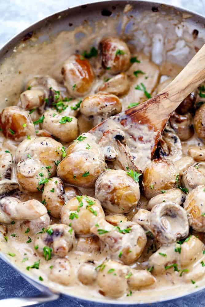 CREAMY GARLIC PARMESAN MUSHROOMS