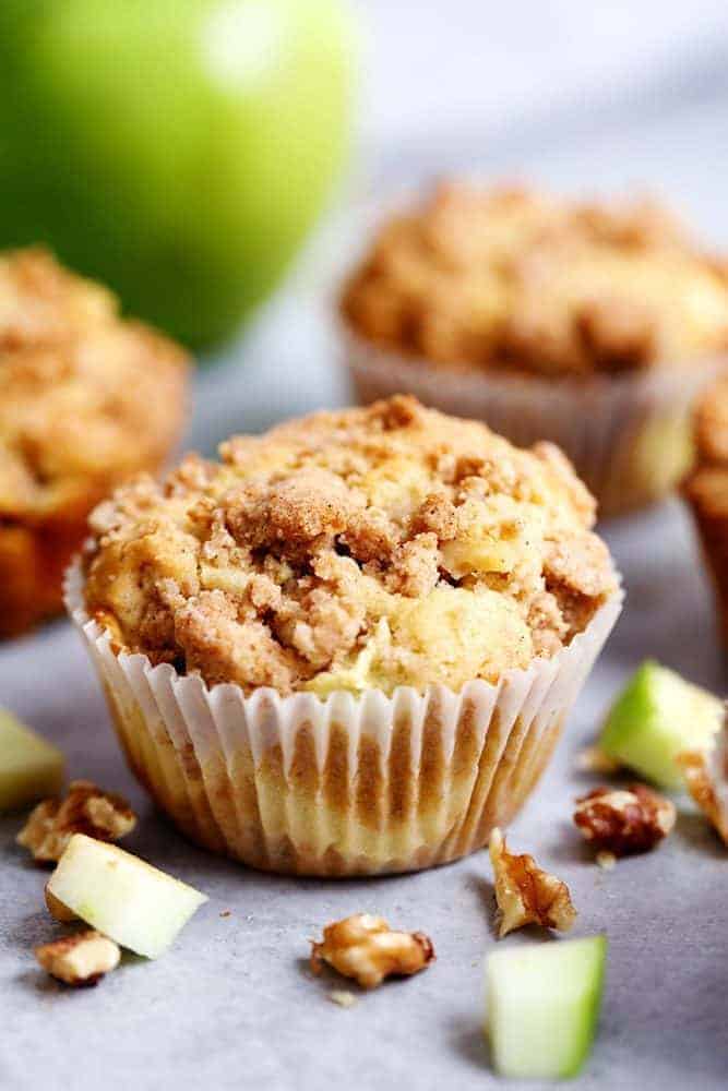 Apple cream cheese come muffins