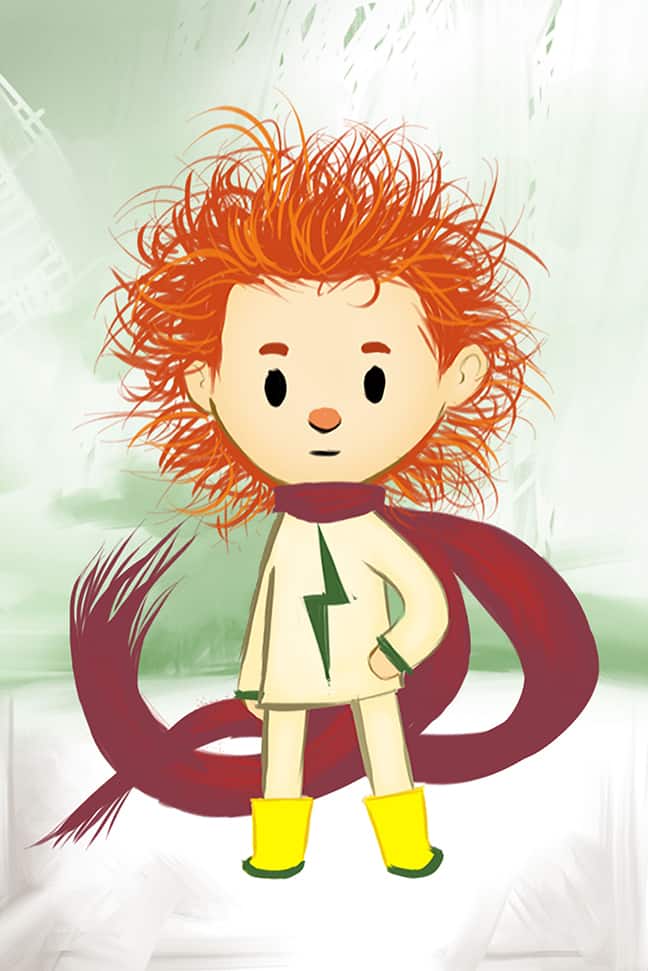 Ein kleiner Junge mit roten Haaren steht.