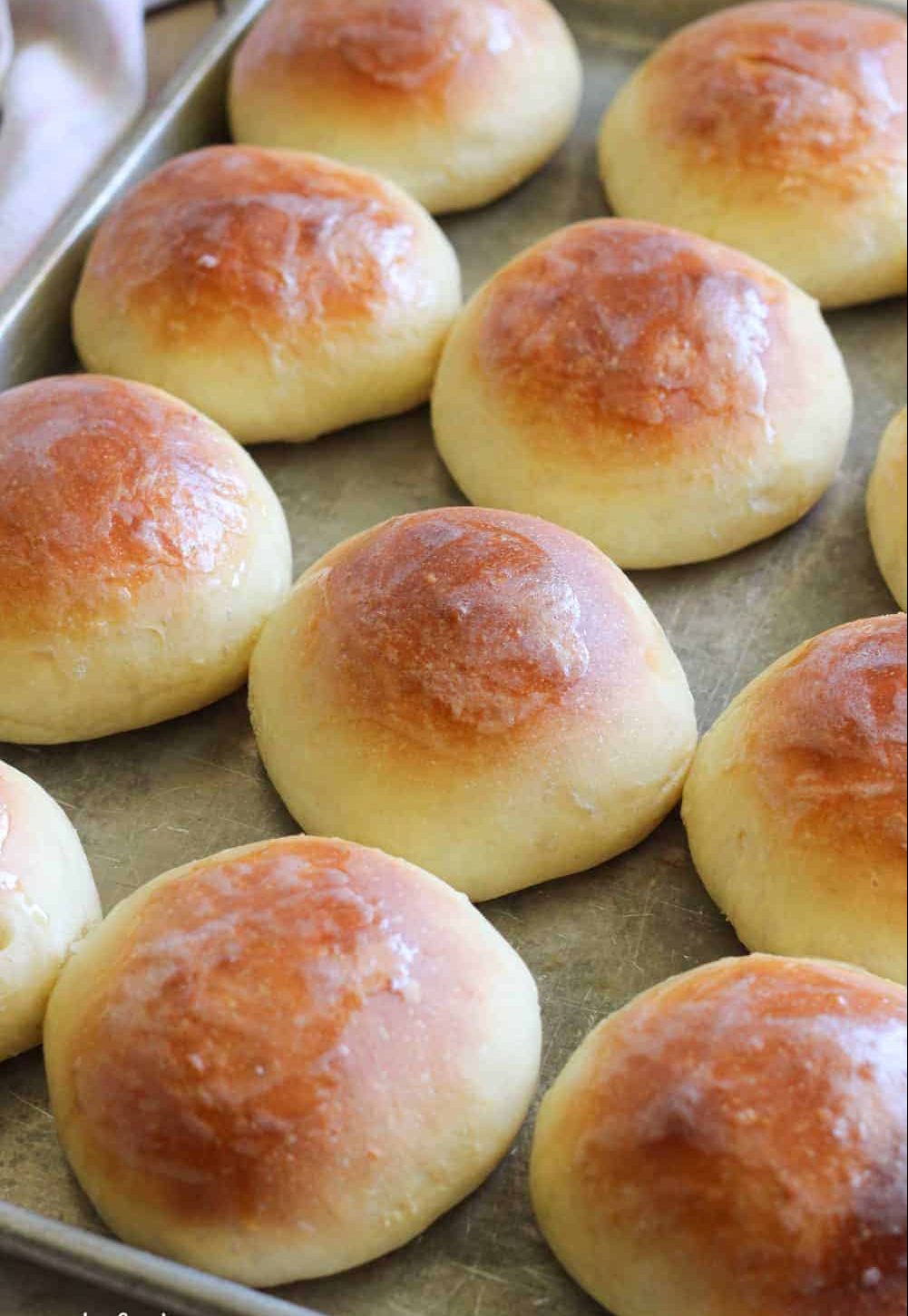 The BEST Dinner Rolls Recipe (Soft and Buttery!) - Chef Savvy