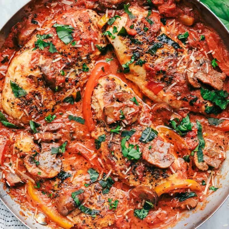 Creamy Skillet Chicken Cacciatore | The Recipe Critic