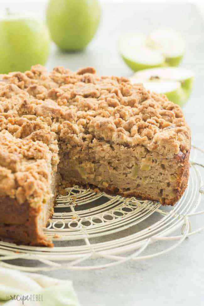 Crumb-Topped Apple Coffee Cake | The Recipe Critic