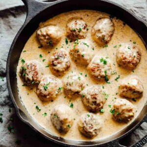 Creamy Cajun Chicken Meatballs are soft, juicy chicken meatballs slathered in a creamy gravy flavoured with cajun seasoning. This one pot recipe is the perfect dinner option!