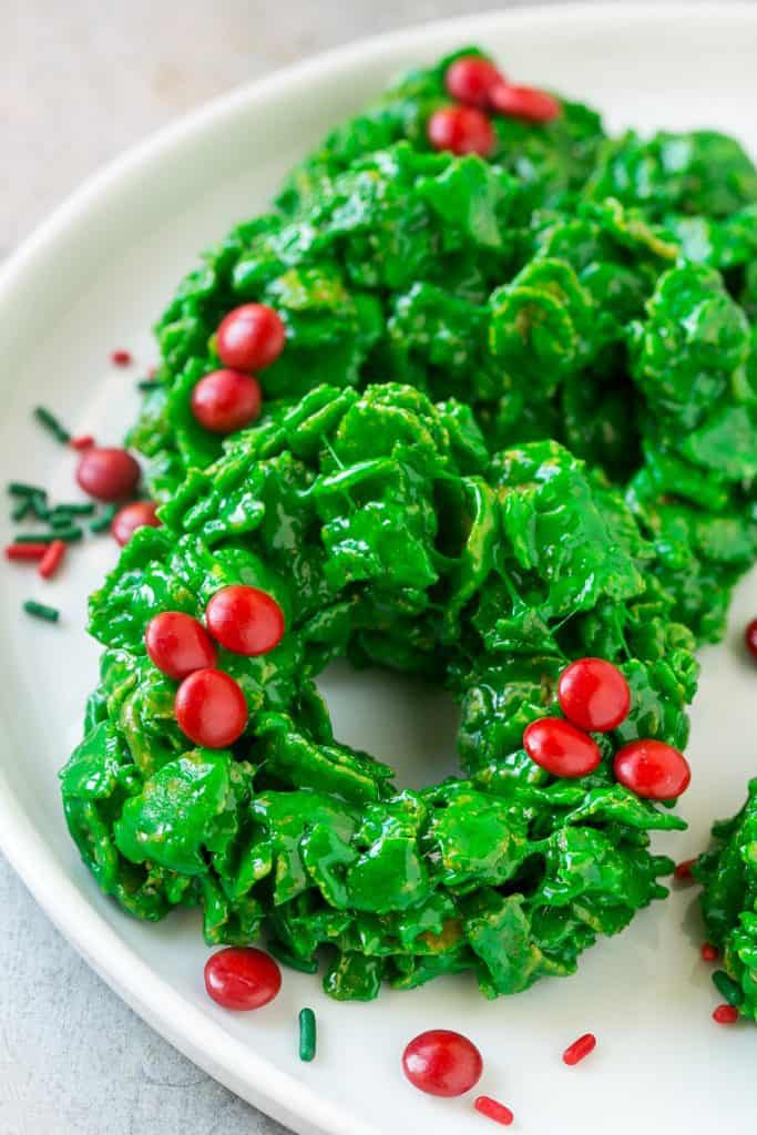 Christmas Cornflake Wreaths | The Recipe Critic