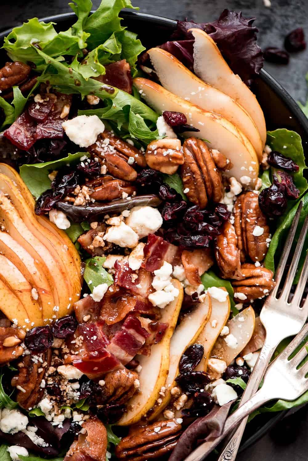 Bacon Pear Gorgonzola Salad | The Recipe Critic