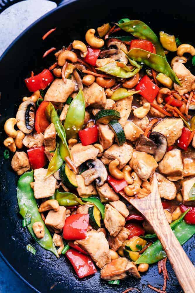 Cashew Chicken Stir Fry | The Recipe Critic