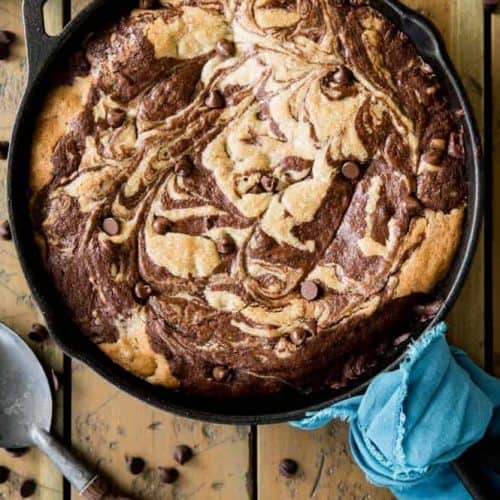 Half Brownie and Half Cookie, Includes Cast Iron Skillet