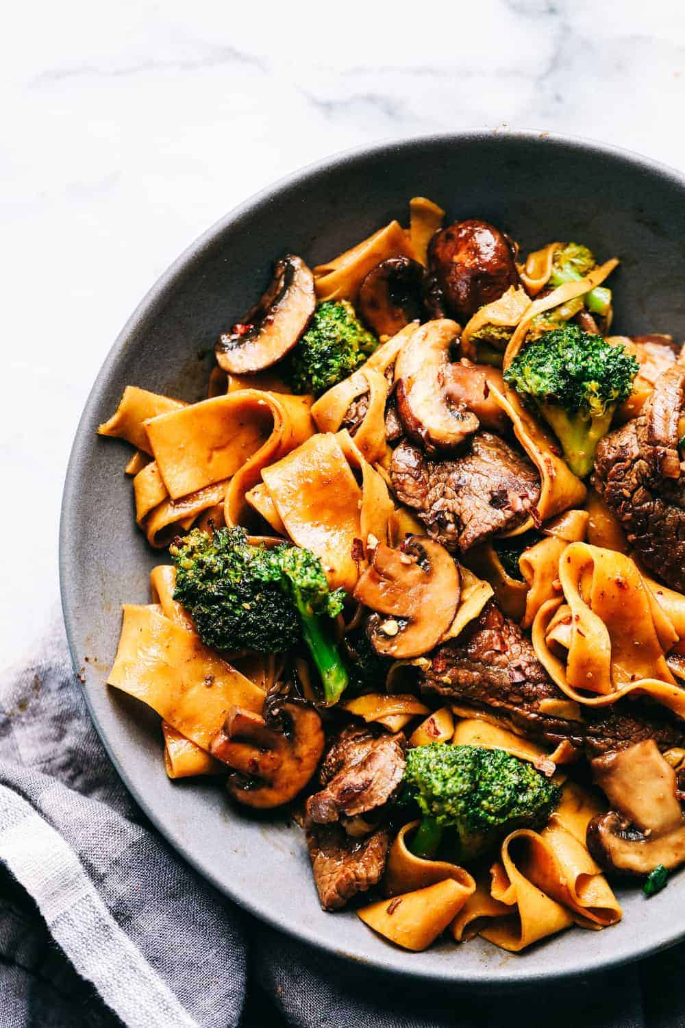 Garlic Beef and Broccoli Noodles The Recipe Critic