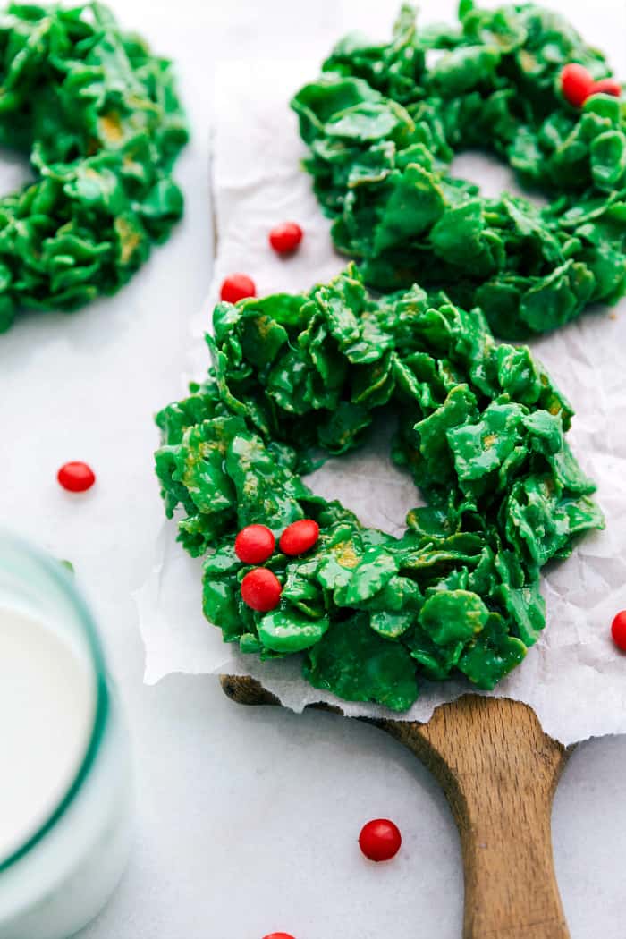 Christmas Cornflake Wreaths | The Recipe Critic