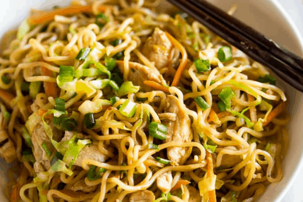 Easy Chicken Chow Mein | The Recipe Critic