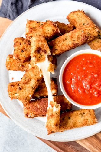 Mozzarella Sticks | The Recipe Critic