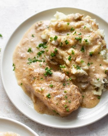 slow cooker pork chops with mashed potatoes and gravy