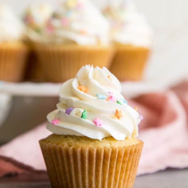 Deilcious Vanilla Cupcakes Recipe| The Recipe Critic