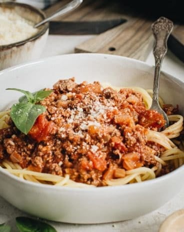 Easy Spaghetti Sauce Over Pasta