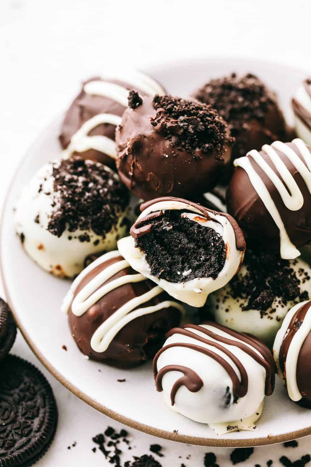 No Bake Oreo Truffles (Easy Dessert Recipe) - Fifteen Spatulas