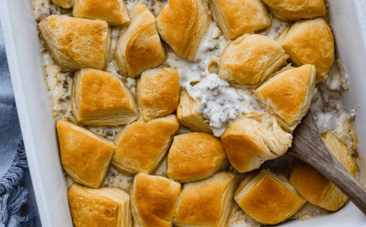 Super Easy Biscuits and Gravy Casserole