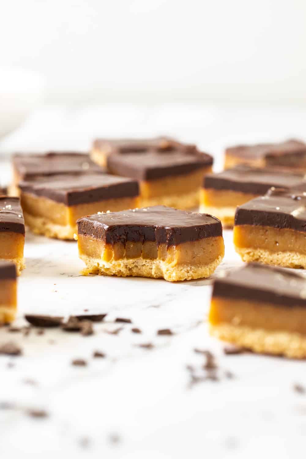 Soft and Chewy Millionaire Shortbread Bars Recipe - 71