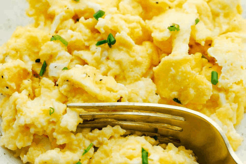 The Secret To Making Fluffy Scrambled Eggs The Recipe Critic
