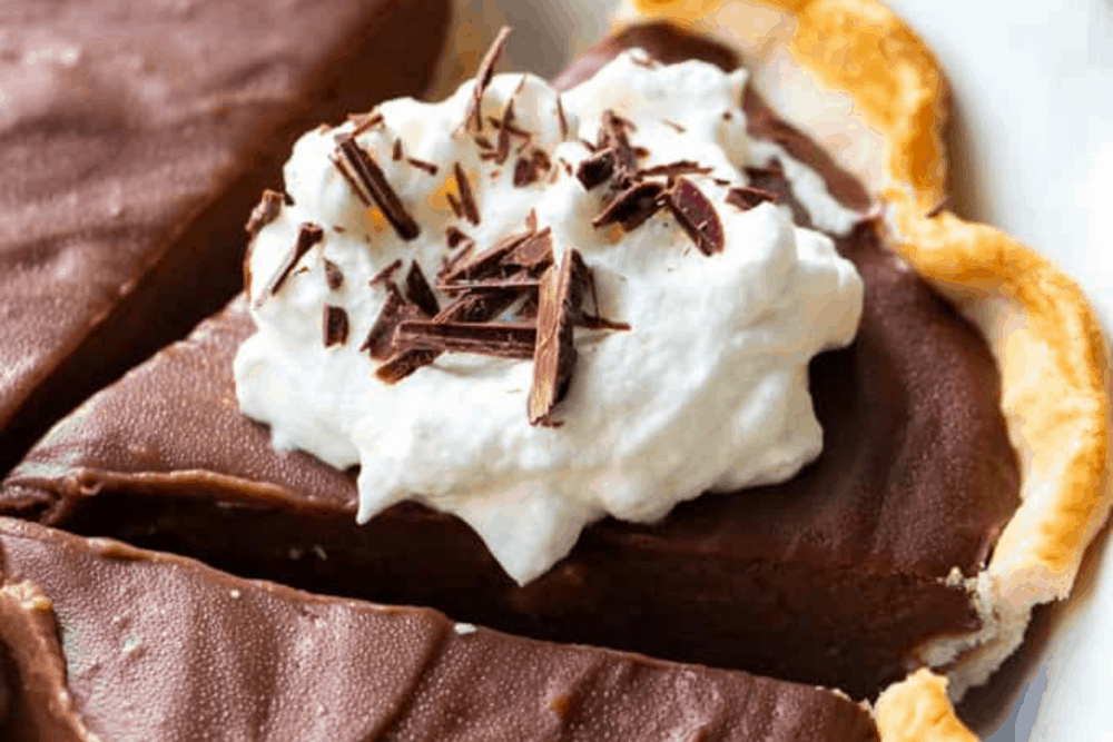 Easy Chocolate Pudding Pie Recipe | The Recipe Critic