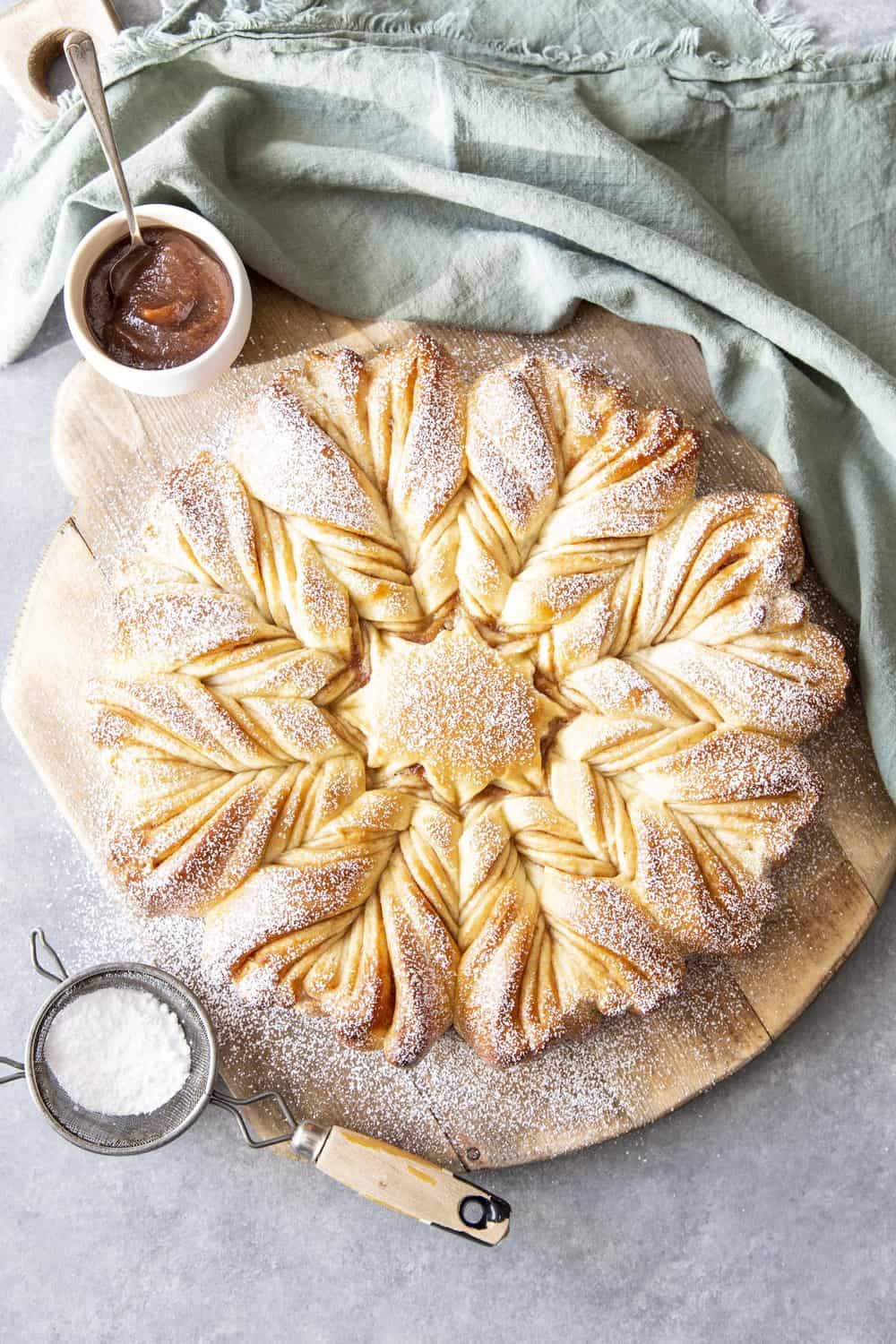 Christmas Bread Recipe: How to Make It