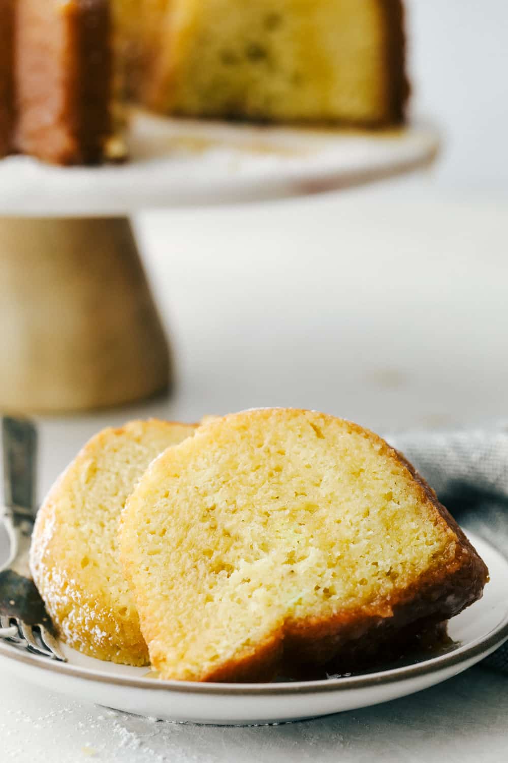 Kentucky Butter Cake a moist, dense vanilla pound cake thats even better on  the second day. : r/Baking