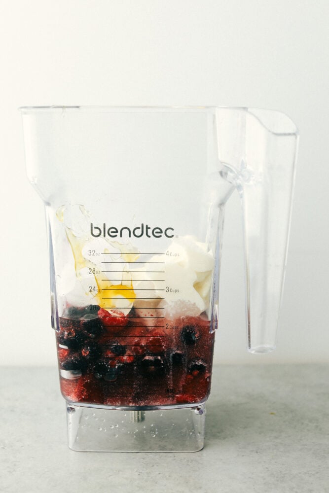 Simple Mixed Berry Smoothie Recipe - 21