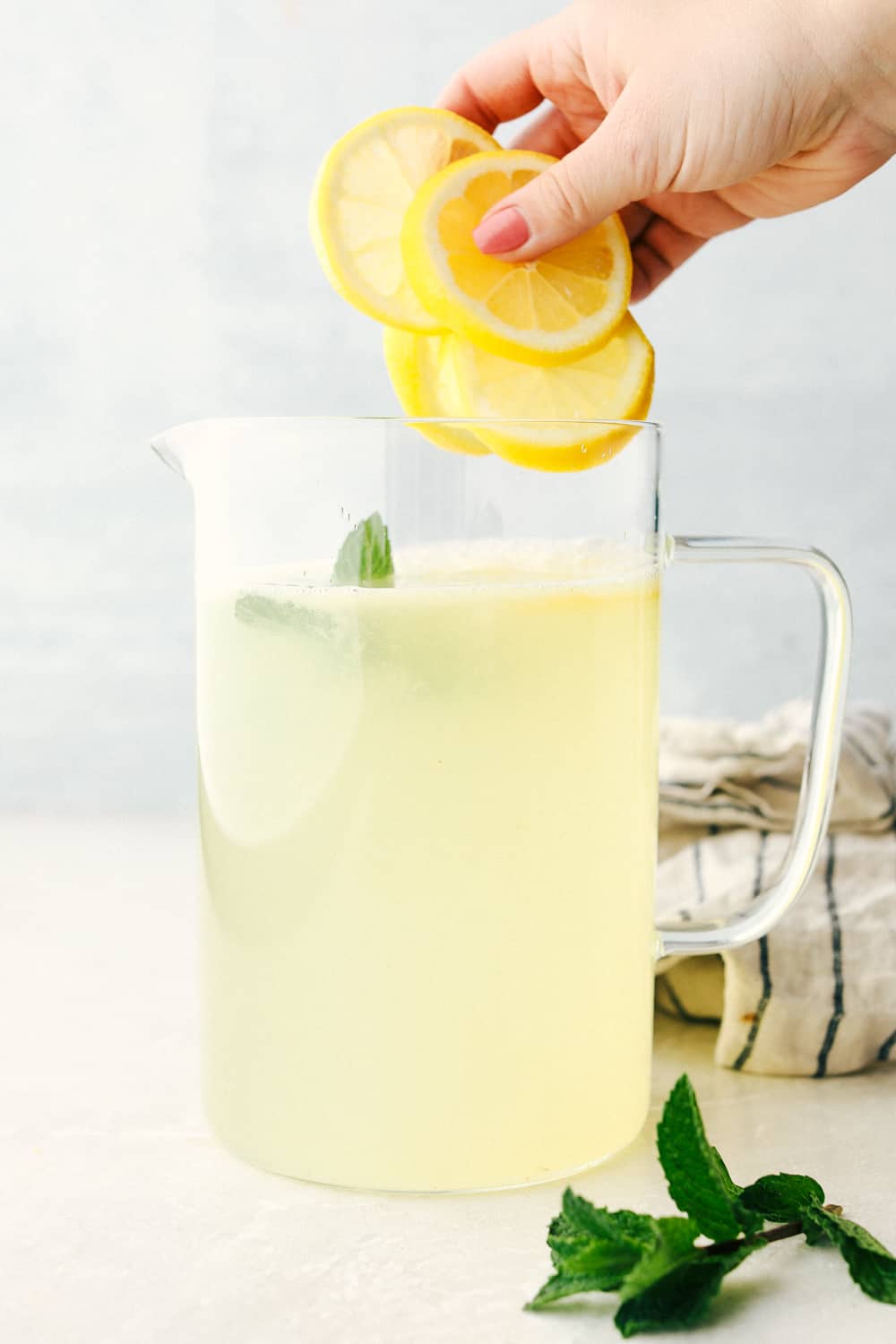 The Best Homemade Lemonade Ever! 