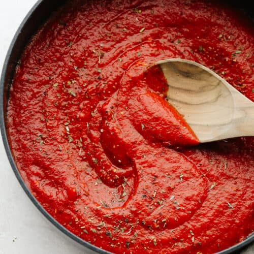 https://therecipecritic.com/wp-content/uploads/2021/09/homemadepizzasauce-1-500x500.jpg