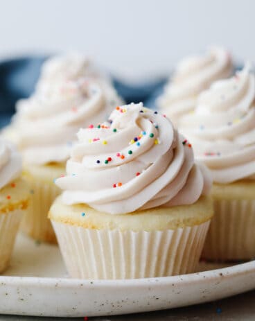 Easy Rainbow Cupcake Recipe - 50