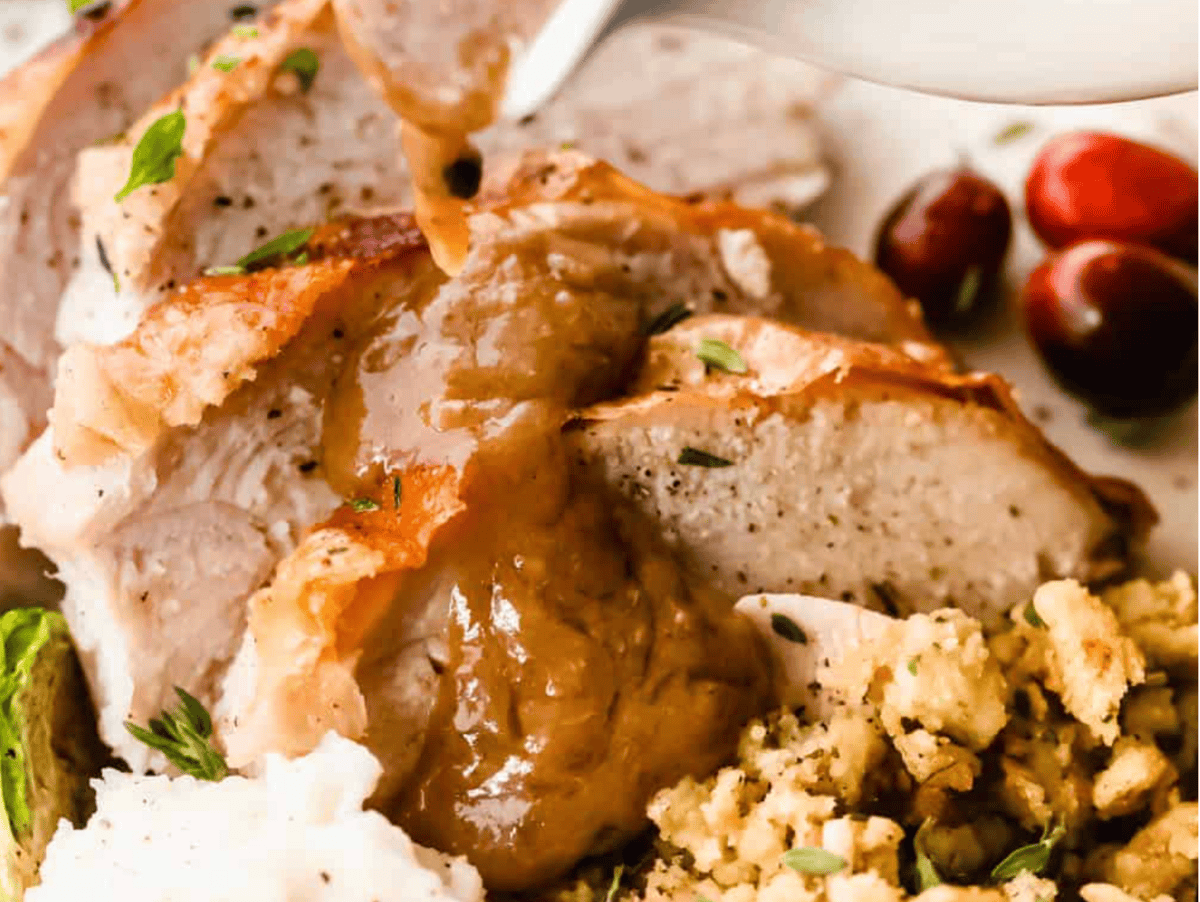 Turns out perfect gravy isn’t nearly as hard as you think. – The Recipe Critic