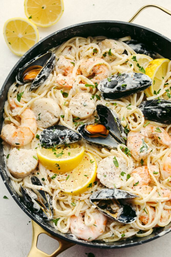 Creamy Lemon Garlic Seafood Pasta Recipe Concepts