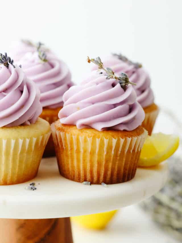 Hummingbird Cupcakes | The Recipe Critic