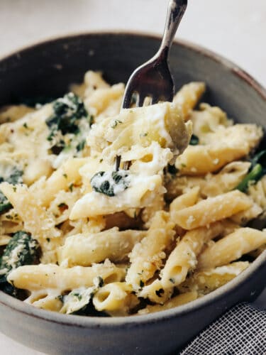 Spinach Artichoke Pasta | The Recipe Critic