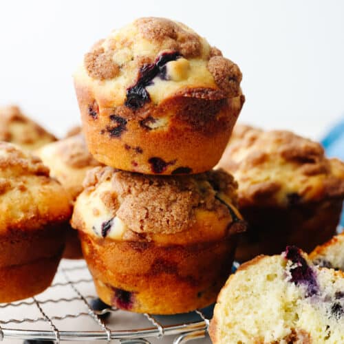 Blueberry Cheesecake Streusel Muffins | The Recipe Critic
