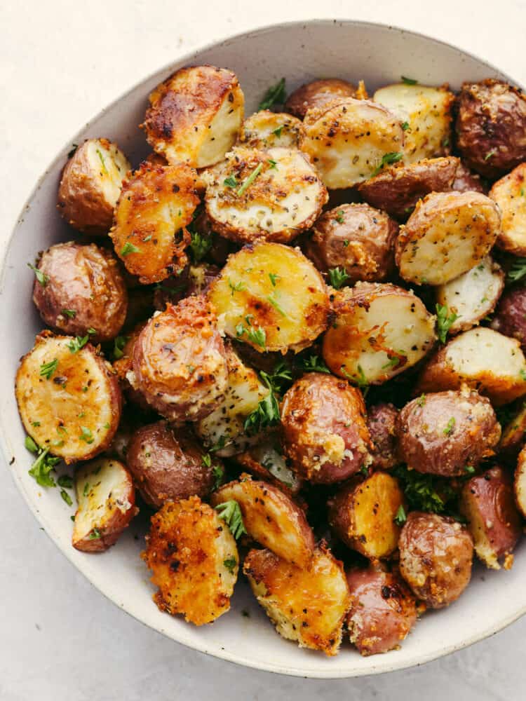 Oven Roasted Parmesan Garlic Potatoes The Recipe Critic 