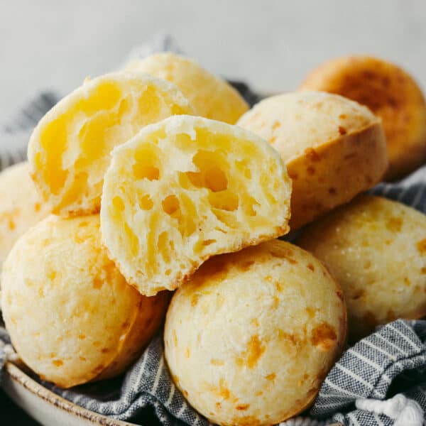 Brazilian Cheese Bread (Pão de Queijo) | The Recipe Critic