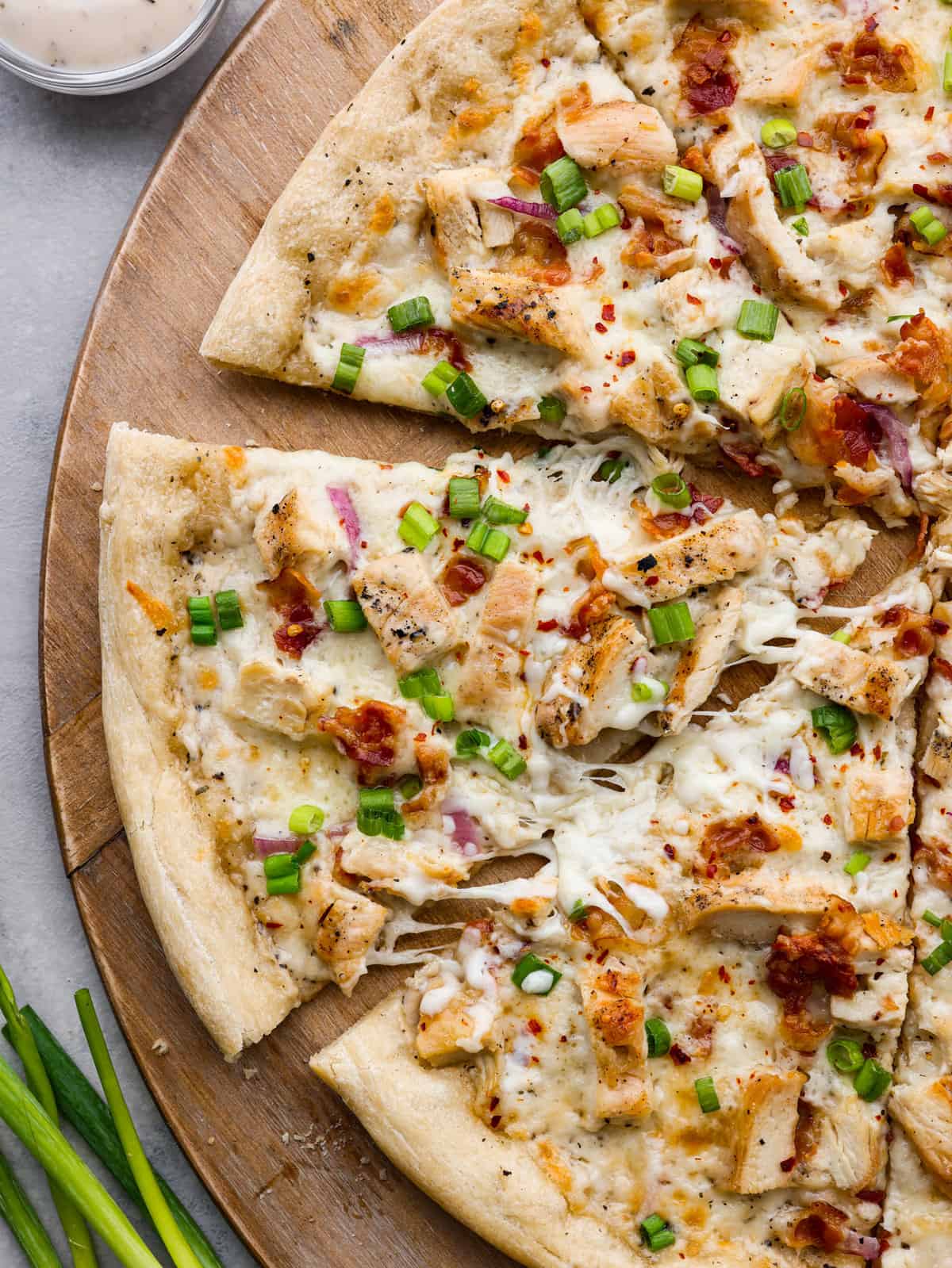 Garlic Chicken Pizza Delivery Near Me - Garlic Chicken Pizza Ingredients &  Toppings