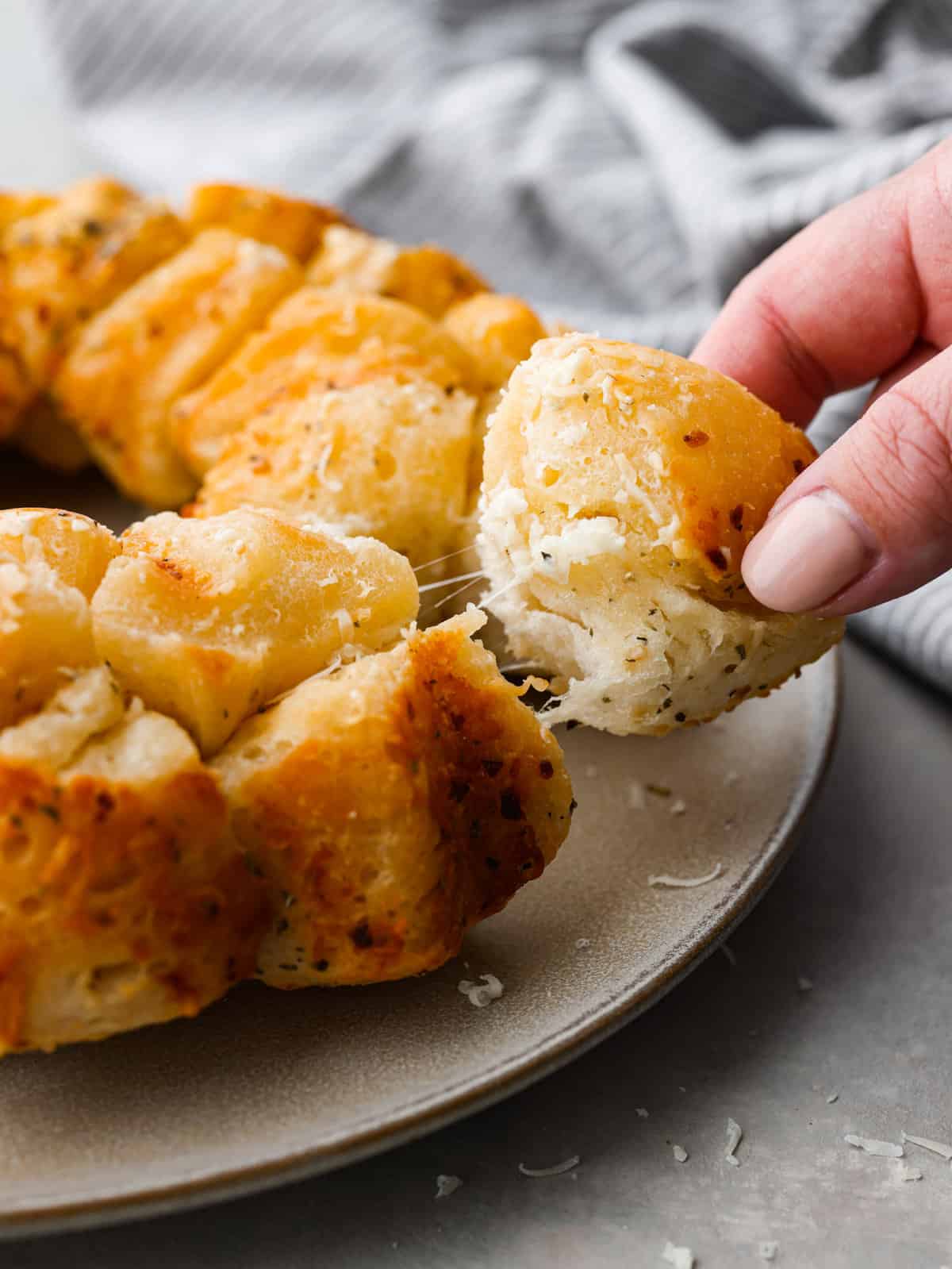 Garlic Parmesan Pull-Apart Bread - Yummy Recipe