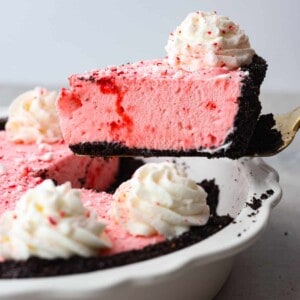 Peppermint Pie with an Oreo Crust | The Recipe Critic