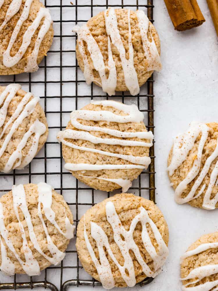 Top-down view of cookies on a cooling rack.