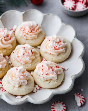 Peppermint Meringue Lollipops - 49