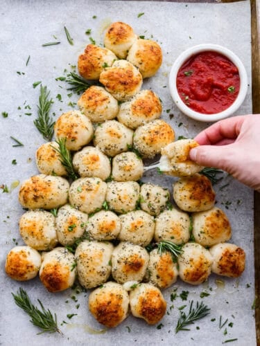 Christmas Tree Pull Apart Bread | The Recipe Critic